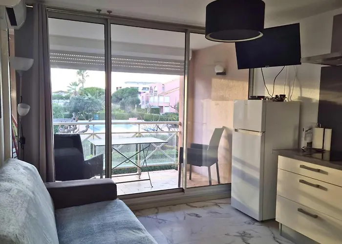 Lejlighed T2 Lumineux Equipe Avec Piscine, Parking Prive Et A 300m